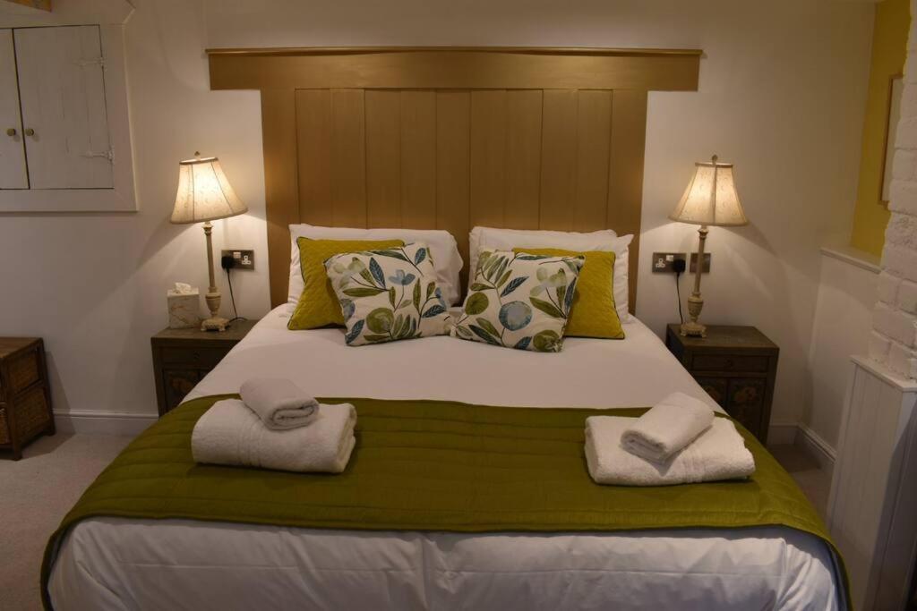 The Cheltenham, Stylish 1-Bed Victorian Apartment Harrogate Extérieur photo